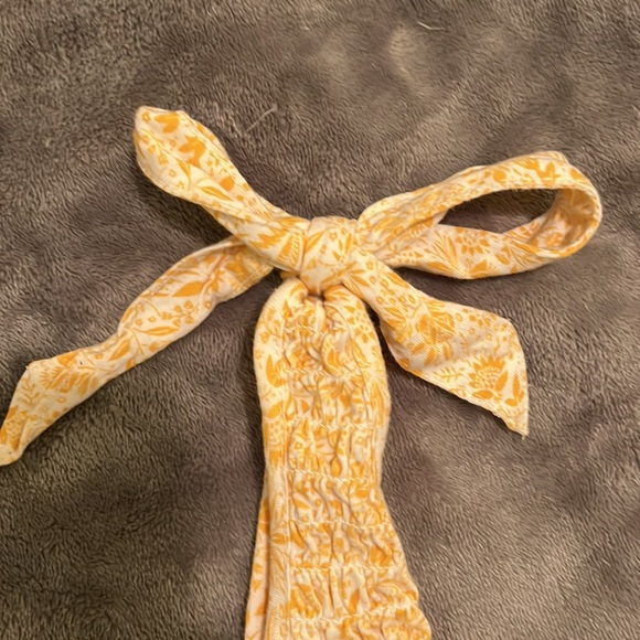 American Eagle Yellow Crop Top Size Medium 💛 - Picture 3 of 4